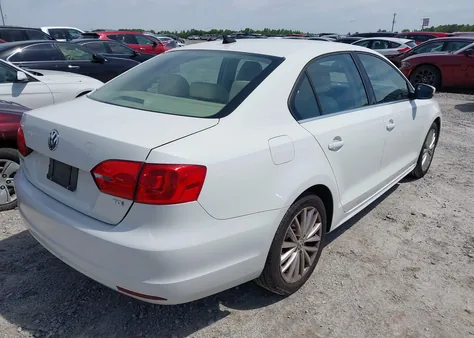 3VWLL7AJ2DM203802